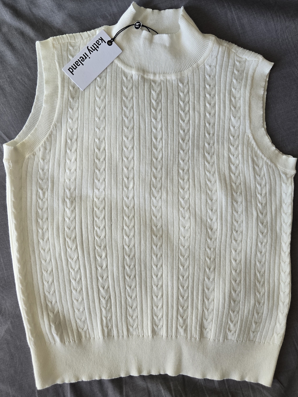 kathy ireland Cream Cable-Knit Mock Neck Sleeveless Sweater